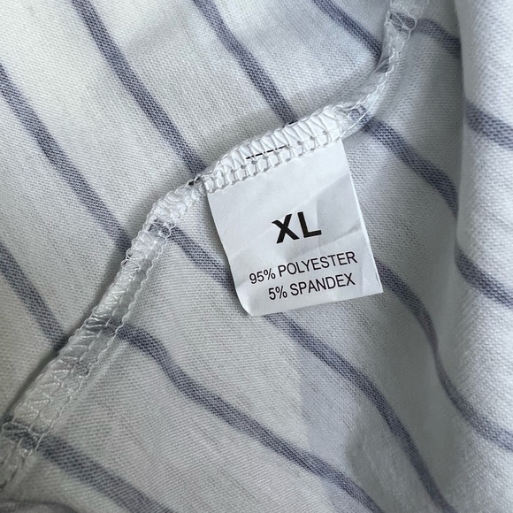 Cold Shoulder Top - Picture 3 of 4